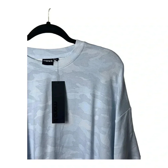 2040. MONO Bโ SHORT SLEEVE CROP TOP OVERSIZED BLUE CAMO IN COLOR SIZE 1X - Picture 2 of 9